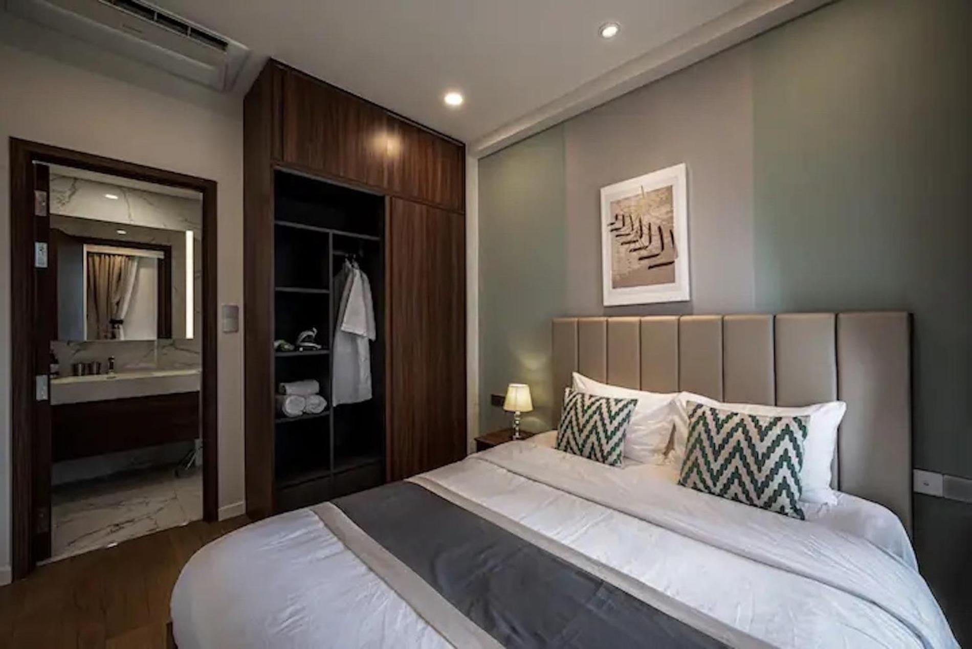 The Metropole -Complex "Opera, Crest, Galleria " -Free Pool-Gym-Sauna Room-Yoga Room ホーチミン市 エクステリア 写真