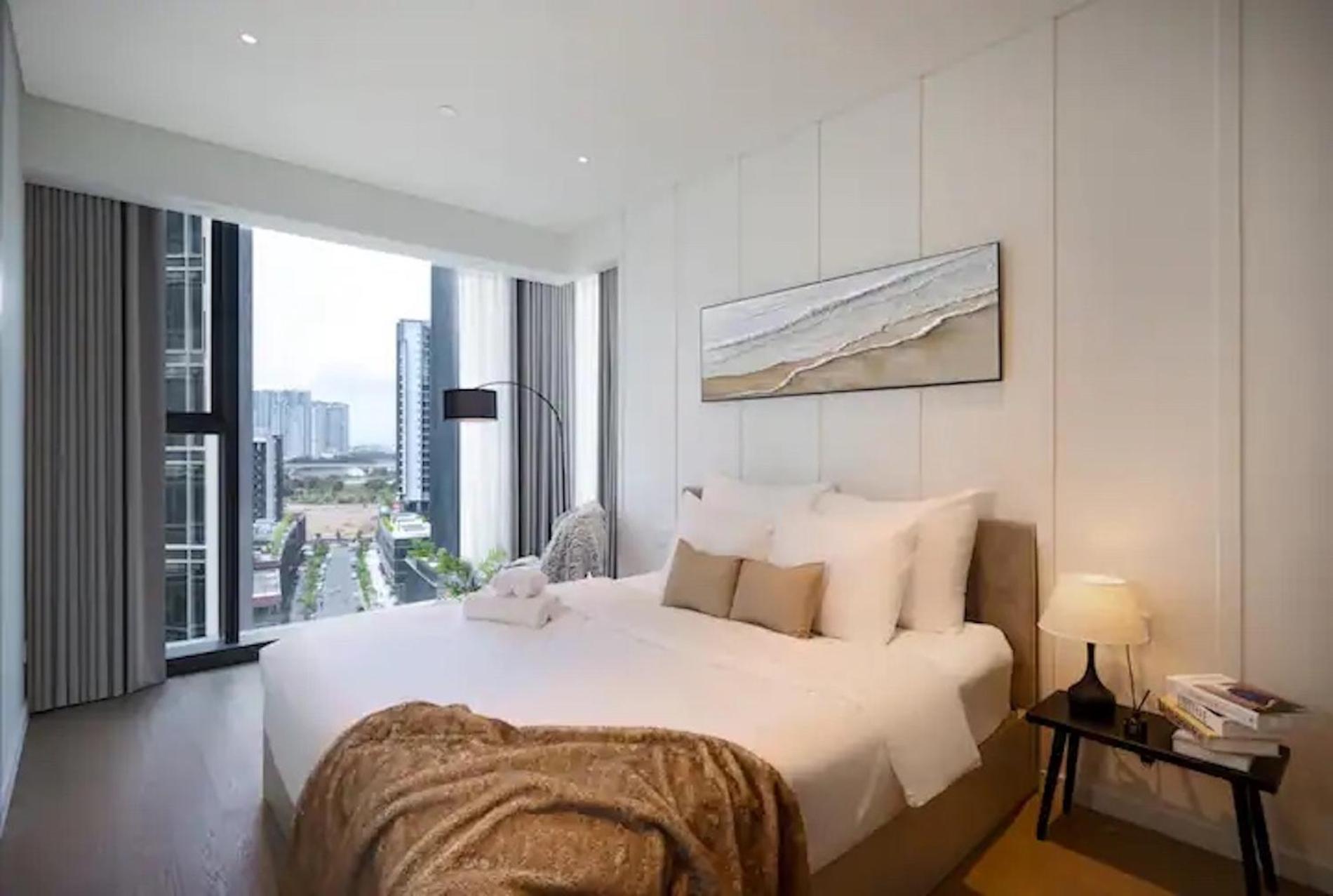 The Metropole -Complex "Opera, Crest, Galleria " -Free Pool-Gym-Sauna Room-Yoga Room ホーチミン市 エクステリア 写真