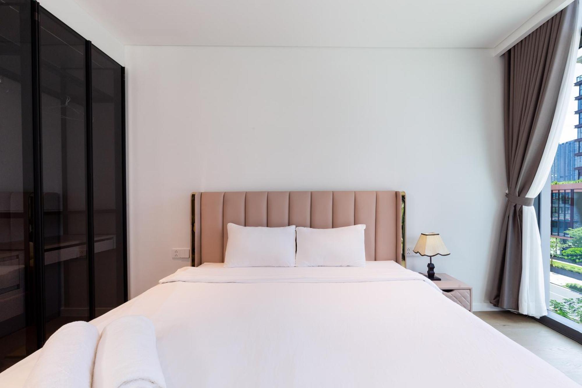 The Metropole -Complex "Opera, Crest, Galleria " -Free Pool-Gym-Sauna Room-Yoga Room ホーチミン市 エクステリア 写真