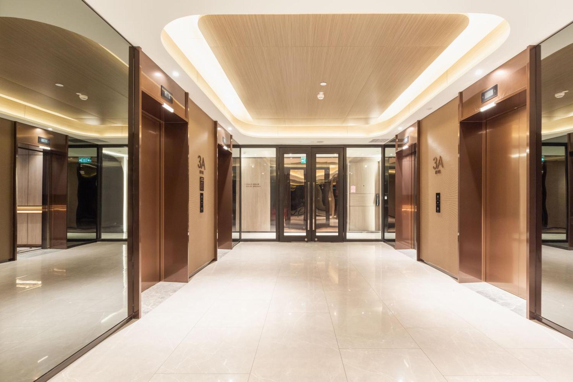The Metropole -Complex "Opera, Crest, Galleria " -Free Pool-Gym-Sauna Room-Yoga Room ホーチミン市 エクステリア 写真